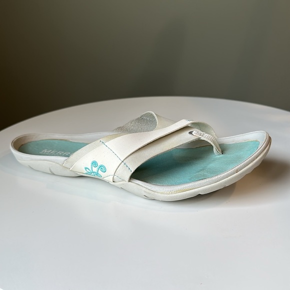Merrell Barefoot Sandals Flip Flops Molded Footbed Comfort Beach Size 8 Flawed - Picture 1 of 12